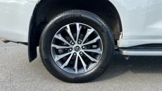 Toyota Land Cruiser 2.8 D-4D 204 Invincible 5dr Auto 7 Seats Diesel Station Wagon
